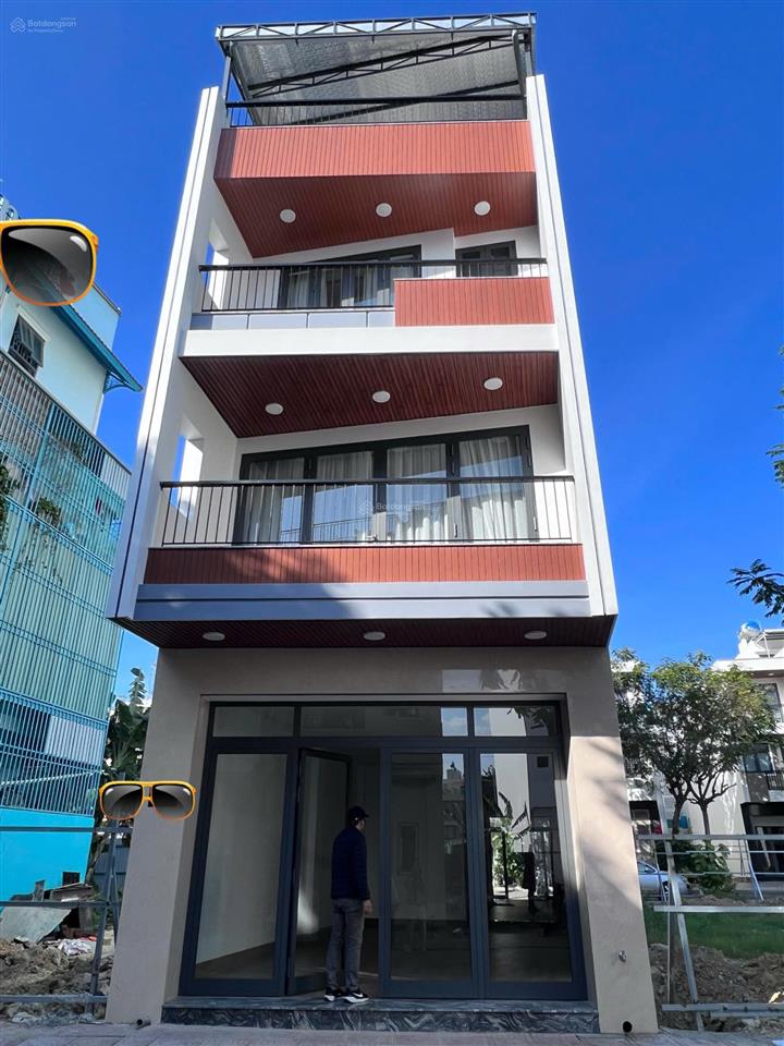 Bán nhà đẹp mới xây 2 mặt tiền có thang máy tại khu đô thị lê hồng phong 2, phường nam nha trang