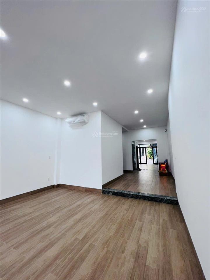 Bán nhà đẹp mới xây 2 mặt tiền có thang máy tại khu đô thị lê hồng phong 2, phường nam nha trang