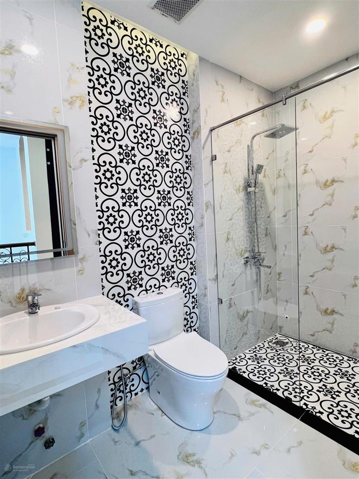 Bán nhà đẹp mới xây phong cách tân cổ điển full nội thất có thang máy kđt lê hồng phong 2 nha trang