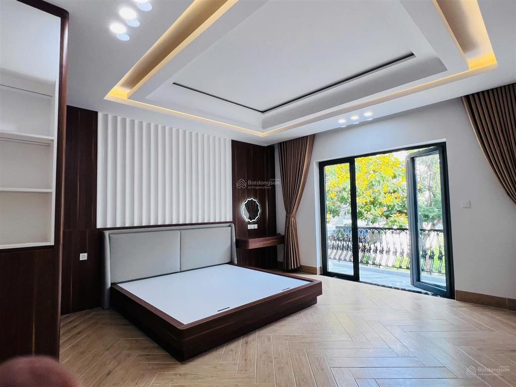 Bán nhà đẹp mới xây phong cách tân cổ điển full nội thất có thang máy kđt lê hồng phong 2 nha trang