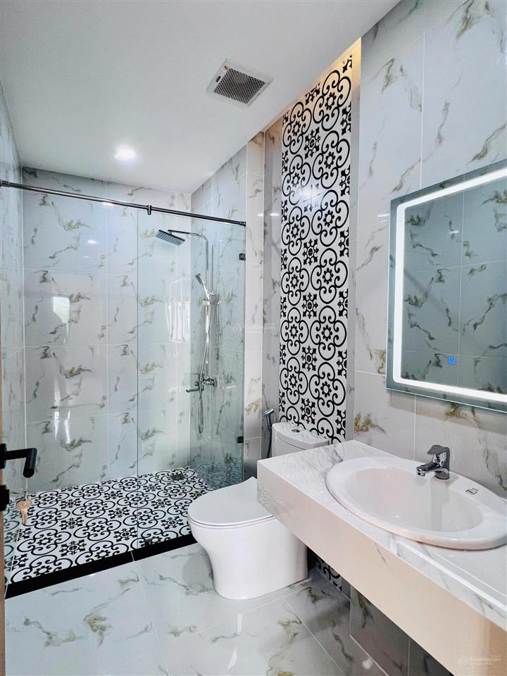 Bán nhà đẹp mới xây phong cách tân cổ điển full nội thất có thang máy kđt lê hồng phong 2 nha trang