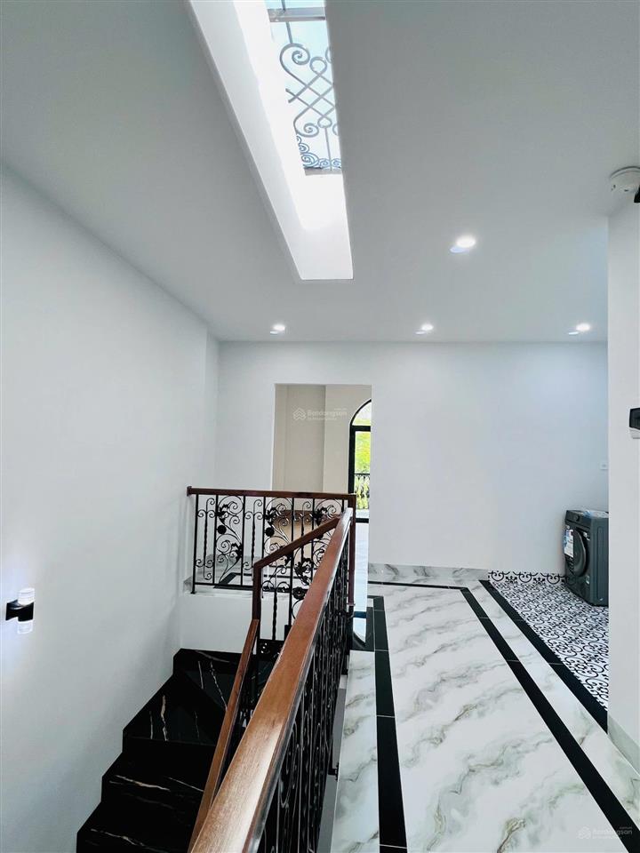 Bán nhà đẹp mới xây phong cách tân cổ điển full nội thất có thang máy kđt lê hồng phong 2 nha trang