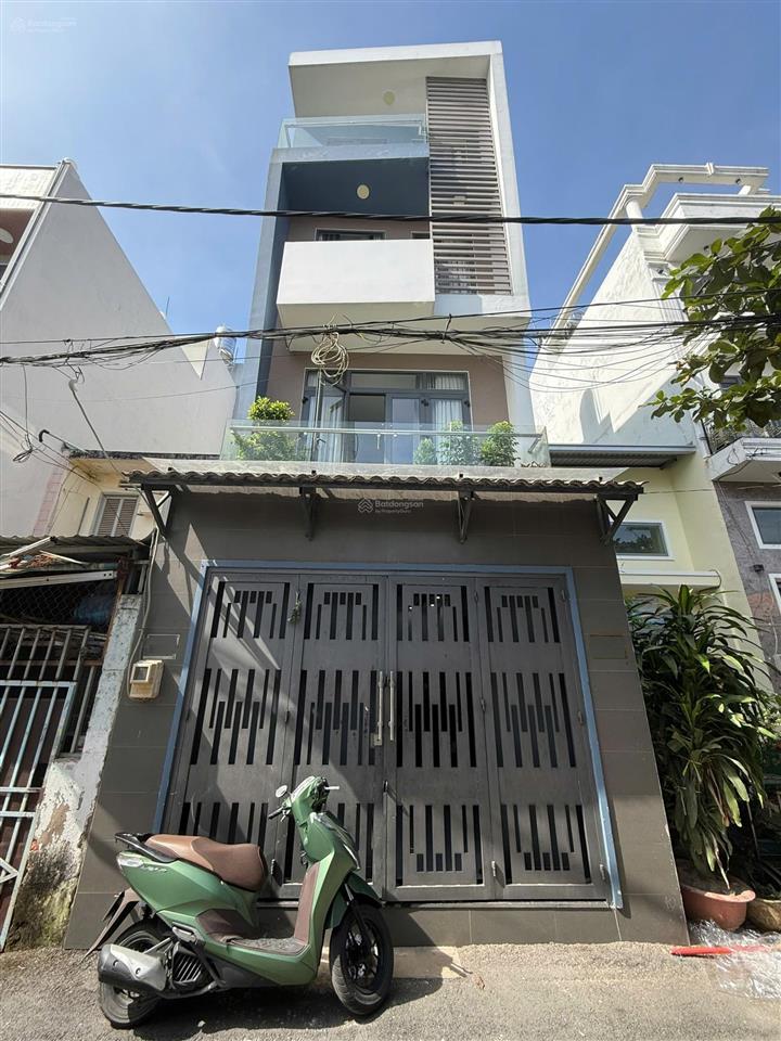 Nhà 4 tầng dương quảng hàm, đường 8m giá 8,6 tỷ tl