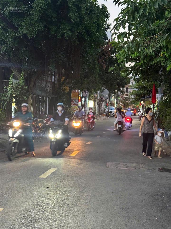 Bán chdv mt đườngtrần bá giao, gò vấp, dt 4.5x18m, 4 tầng, 10pn, thuê 30tr/tháng chỉ 12.8ty(tl)