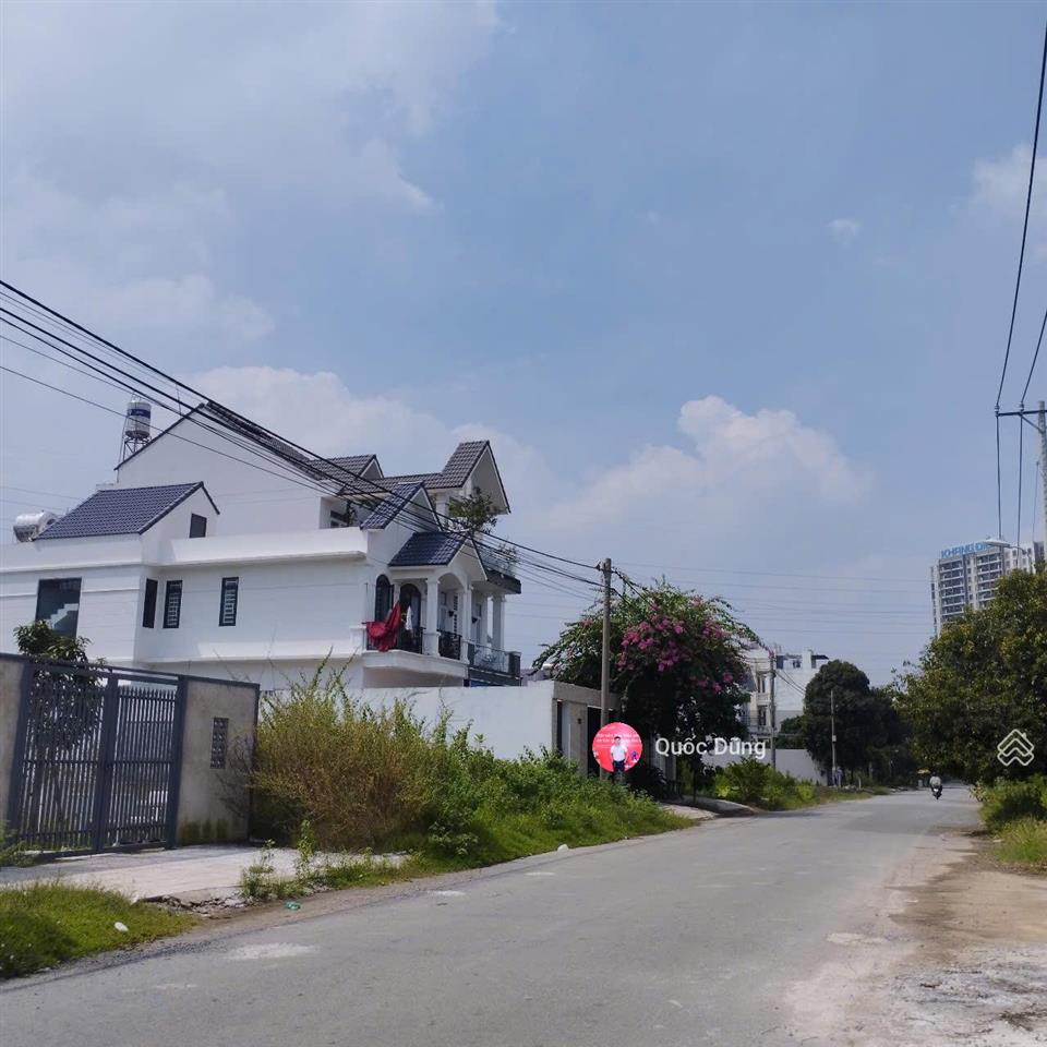 Bán nhanh nền đất giá tốt dãy b2  dt 7x26m(182m2) tại kdc đh bách khoa, p phú hữu, giá từ 68tr/m2