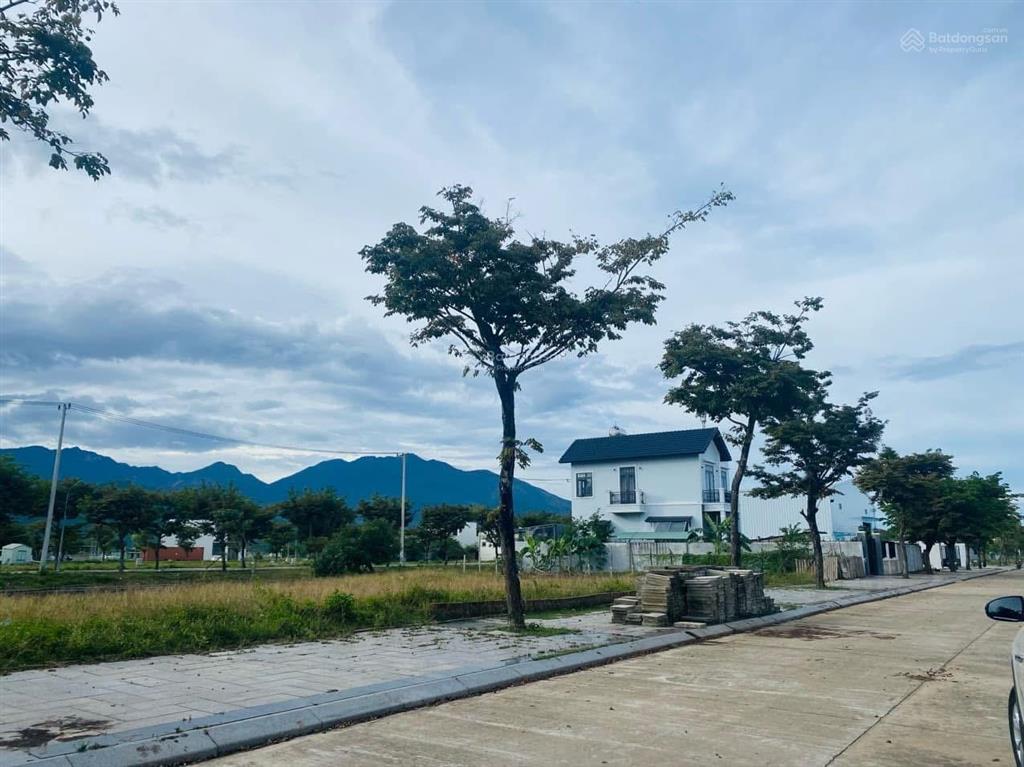 Bán đất nền biệt thự khu golden hills giá tốt.  0911 720 ***
