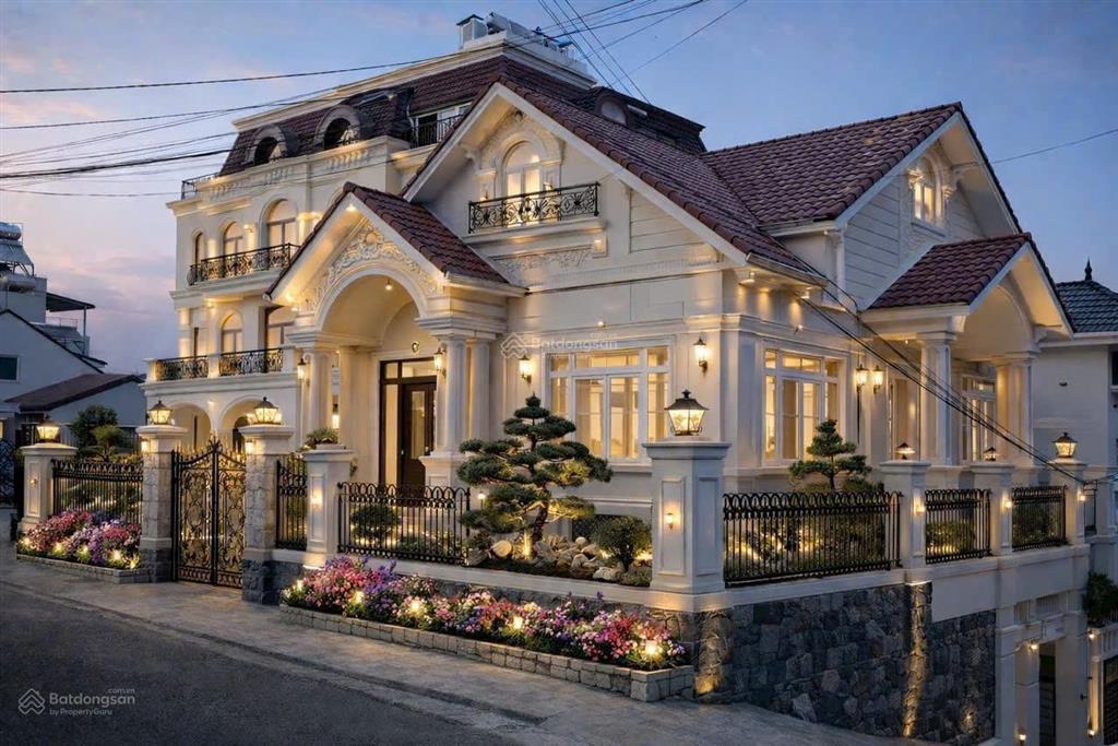 Bán gấp villa thiết kế độc đáo mặt tiền trịnh hoài đức tp đà lạt 270.67m2 chỉ 17 tỷ tl