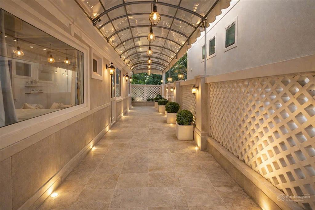 Bán gấp villa thiết kế độc đáo mặt tiền trịnh hoài đức tp đà lạt 270.67m2 chỉ 17 tỷ tl