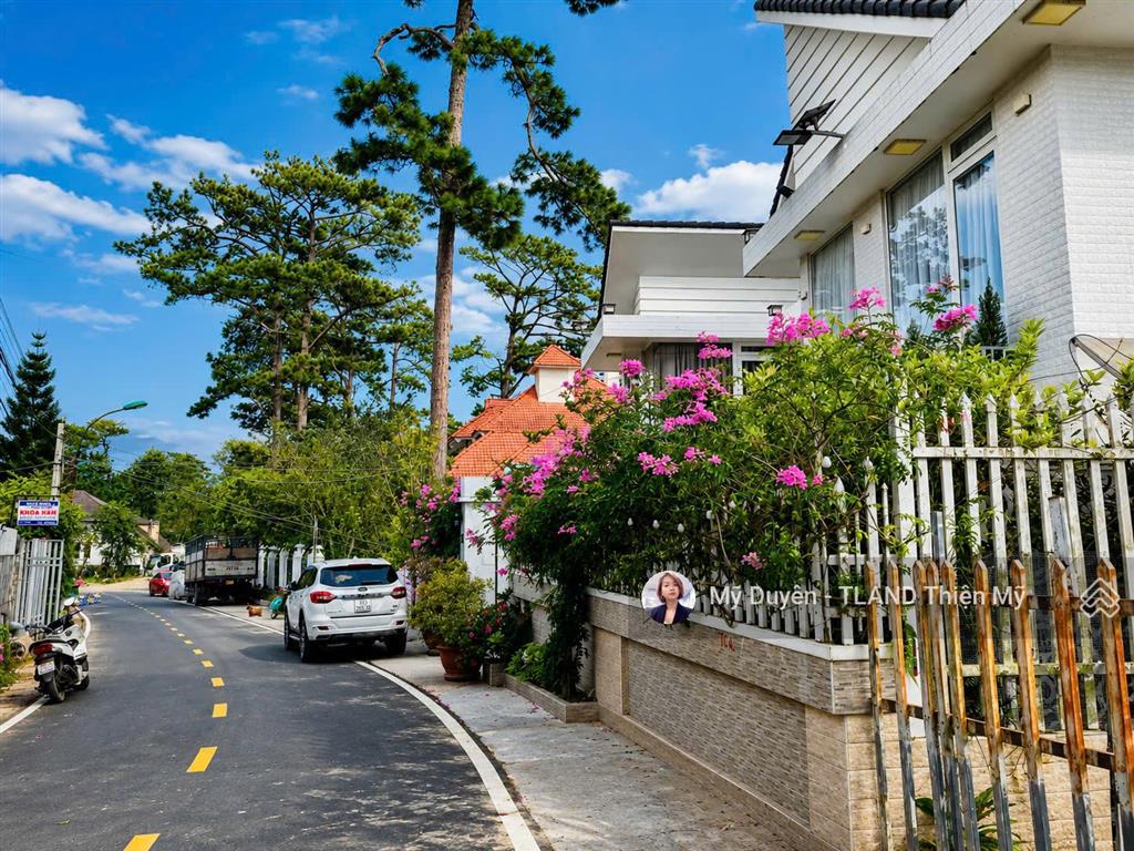 Hạ giá bán nhanh villa ngang 17m mặt tiền đồi yên thế view thông p10 đà lạt 212m2 chỉ 26 tỷ
