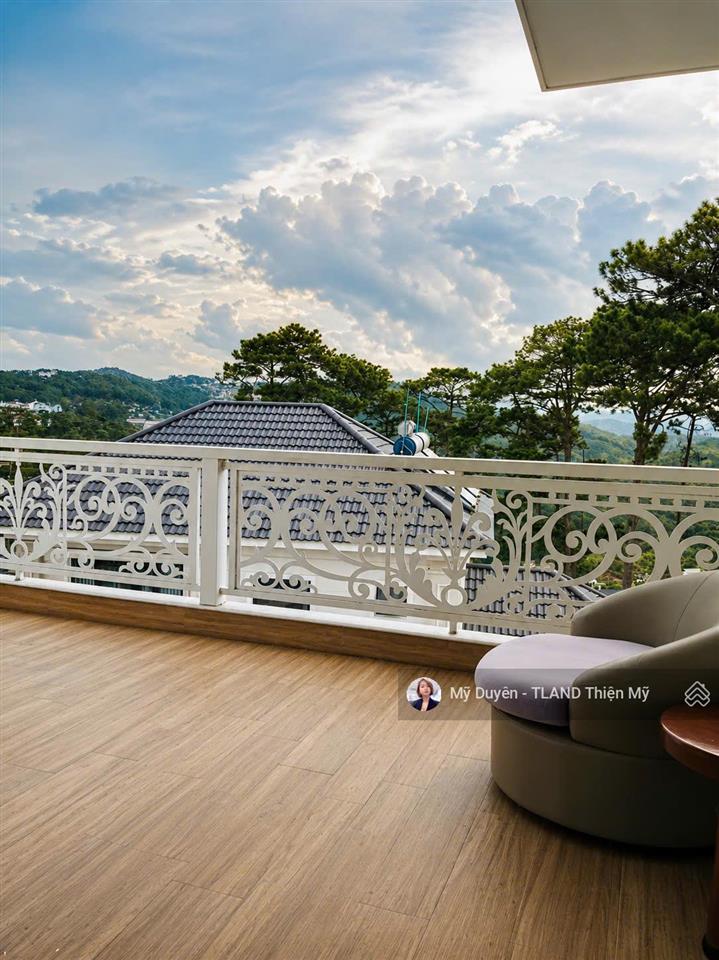 Hạ giá bán nhanh villa ngang 17m mặt tiền đồi yên thế view thông p10 đà lạt 212m2 chỉ 26 tỷ