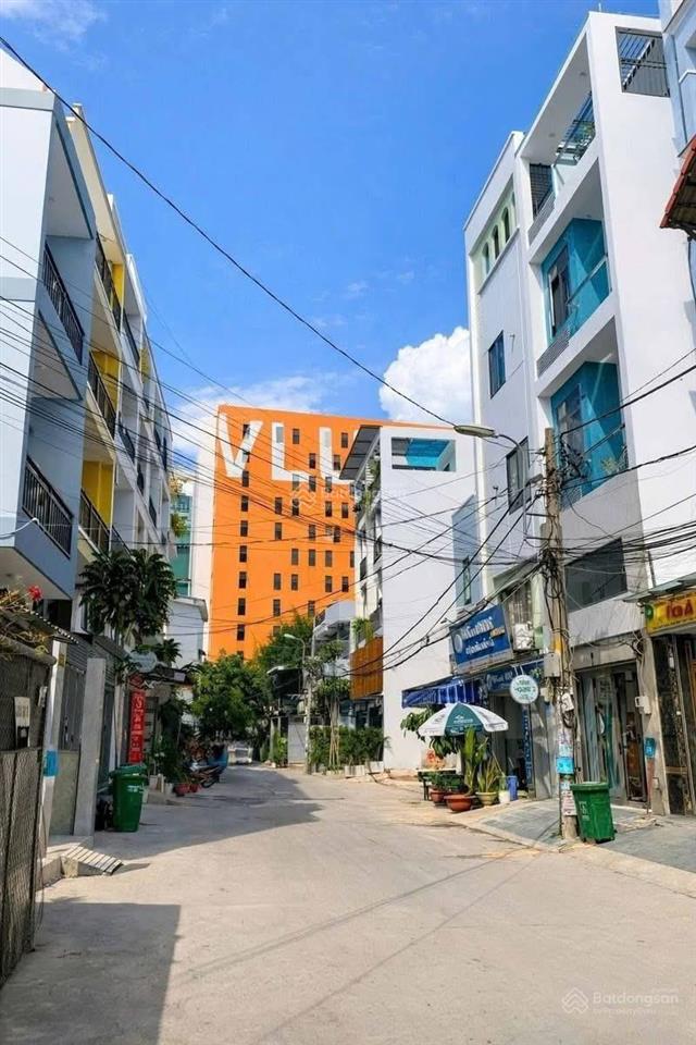 Hàng ngộp! chdv 4tỷ688(26 phòng),ngay cao đẳng công thương (140m2), ngã tư thủ đức.