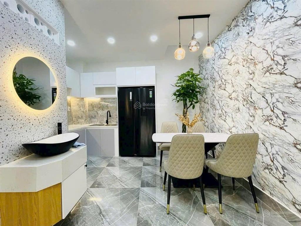 Hàng ngộp bình thạnh, nhà 48m2 giá 4tỷ688 nguyễn văn lạc gần chợ thị nghè