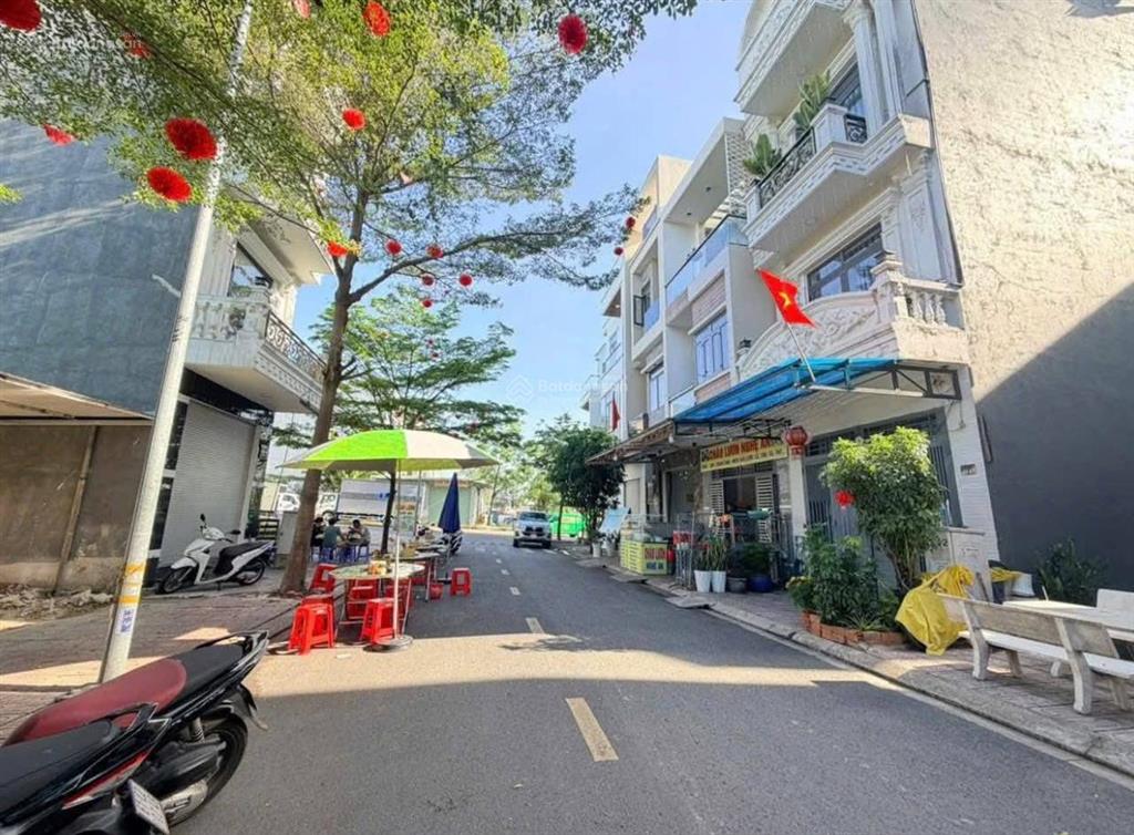Kẹt tiền bán gấp! nhà (2 tầng) kdc vsip 1 giá 2 tỷ 288, dt 85m2, mặt tiền 8m, gần aeon mall