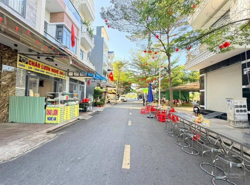 Kẹt tiền bán gấp! nhà (2 tầng) kdc vsip 1 giá 2 tỷ 288, dt 85m2, mặt tiền 8m, gần aeon mall