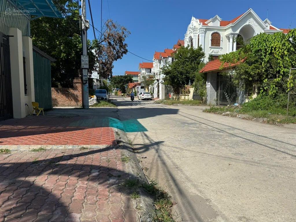 Cần bán trục chính thôn đông mai chỉ đạo, văn lâm, hưng yên