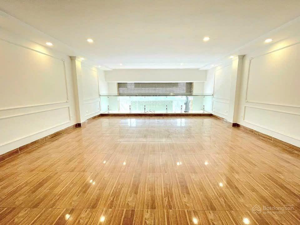 Giá hời! đường nguyễn thị định ô tô tránh cách phố 10m, 70m2*7t thang máy dt 100tr/tháng