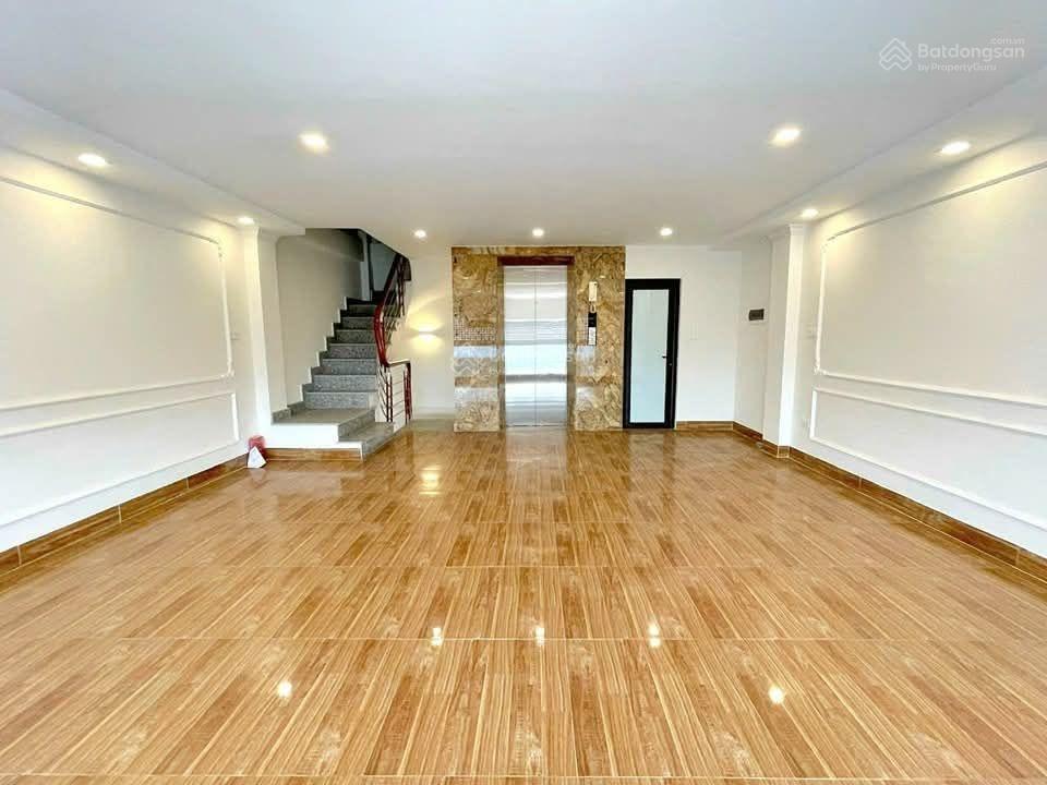 Giá hời! đường nguyễn thị định ô tô tránh cách phố 10m, 70m2*7t thang máy dt 100tr/tháng