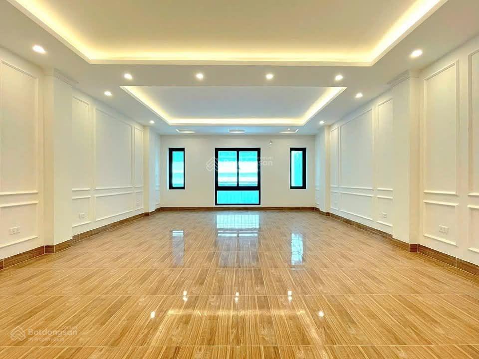 Giá hời! đường nguyễn thị định ô tô tránh cách phố 10m, 70m2*7t thang máy dt 100tr/tháng