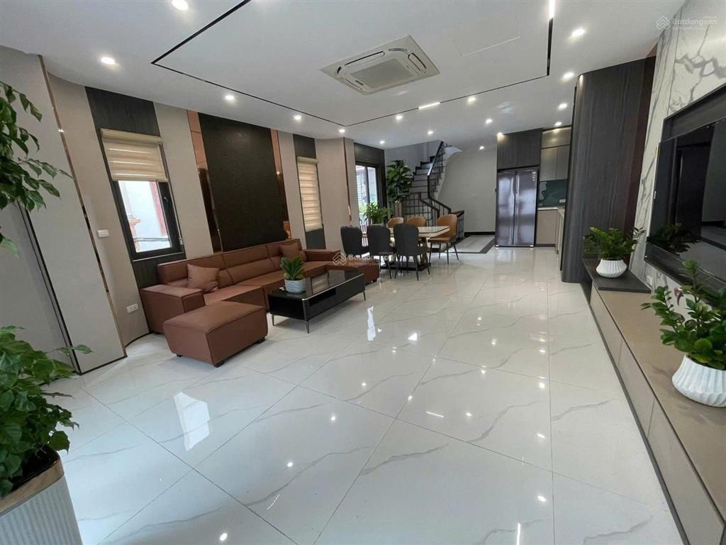 Cắt lỗ! chùa láng mặt ngõ 3 ô tô tránh vỉa hè 5m, 65m2*7t thang máy kd dt 1 tỷ/năm