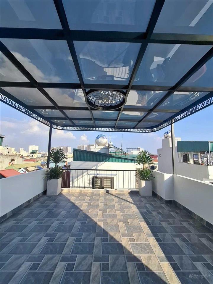 Cắt lỗ! chùa láng mặt ngõ 3 ô tô tránh vỉa hè 5m, 65m2*7t thang máy kd dt 1 tỷ/năm