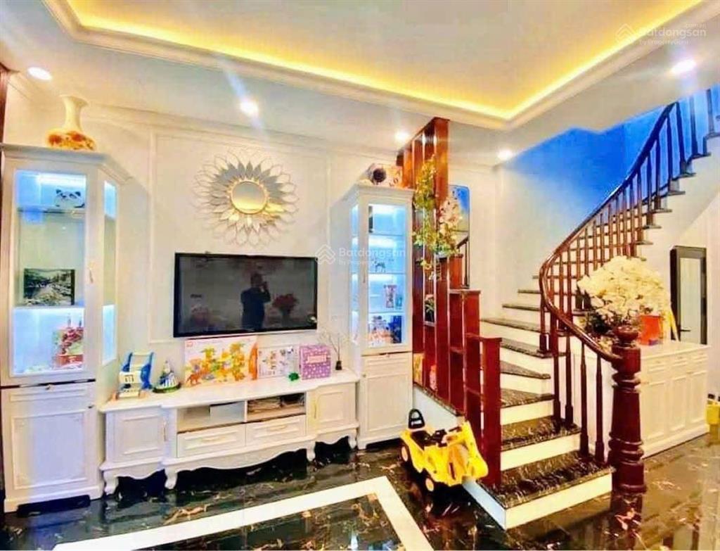 Bán tòa nhà 8t thang máy phố trần quang diệu ô tô dừng đỗ vỉa hè dt 1.5 tỷ/năm 65m2*8t thông sàn