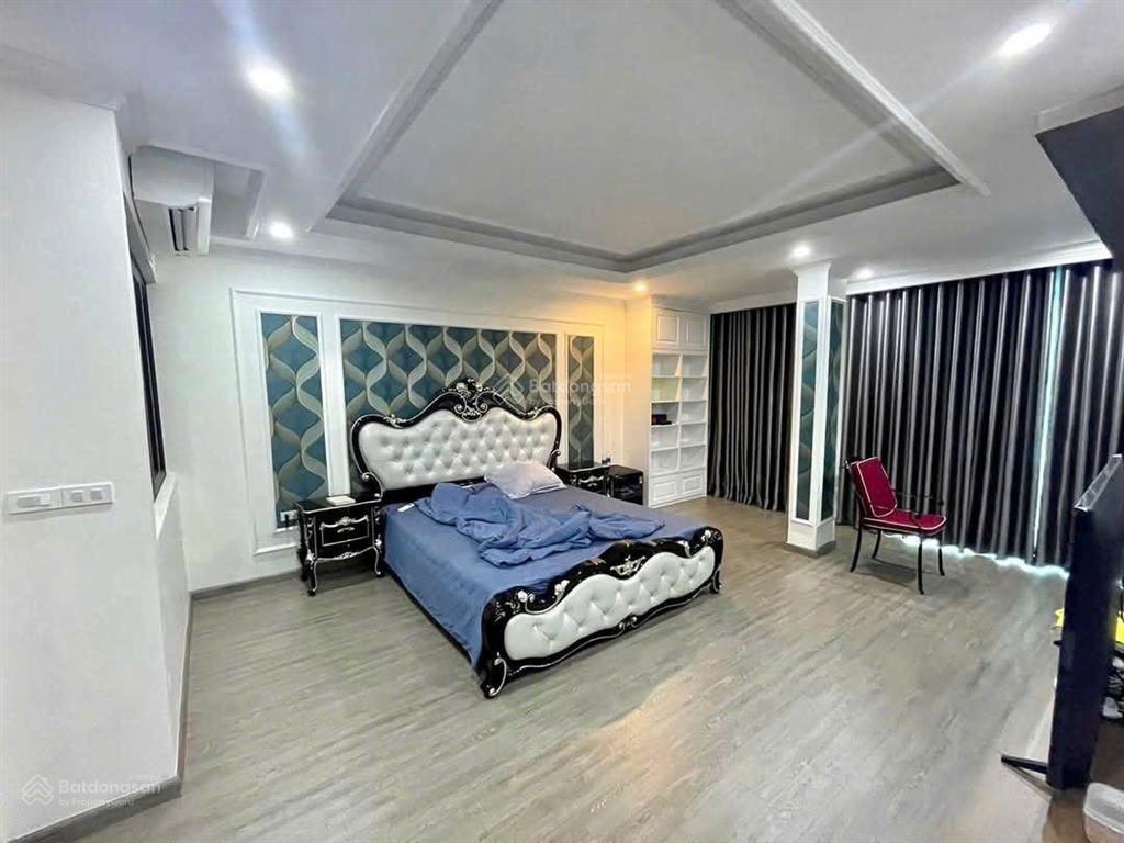 Tôi bán nhà liền kề nguyễn tuân 3 ô tô tránh vỉa hè 5m kd đỉnh dt 1 tỷ/năm 80m2*6t thang máy tl sâu