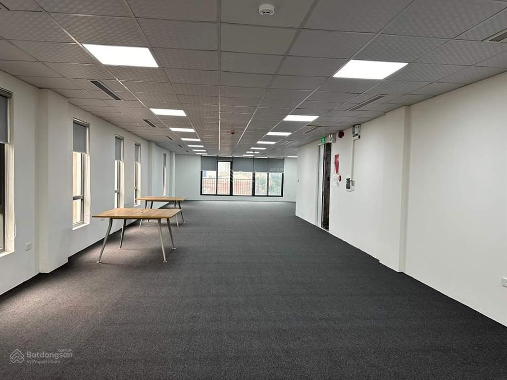 Tôi bán nhà liền kề nguyễn tuân 3 ô tô tránh vỉa hè 5m kd đỉnh dt 1 tỷ/năm 80m2*6t thang máy tl sâu