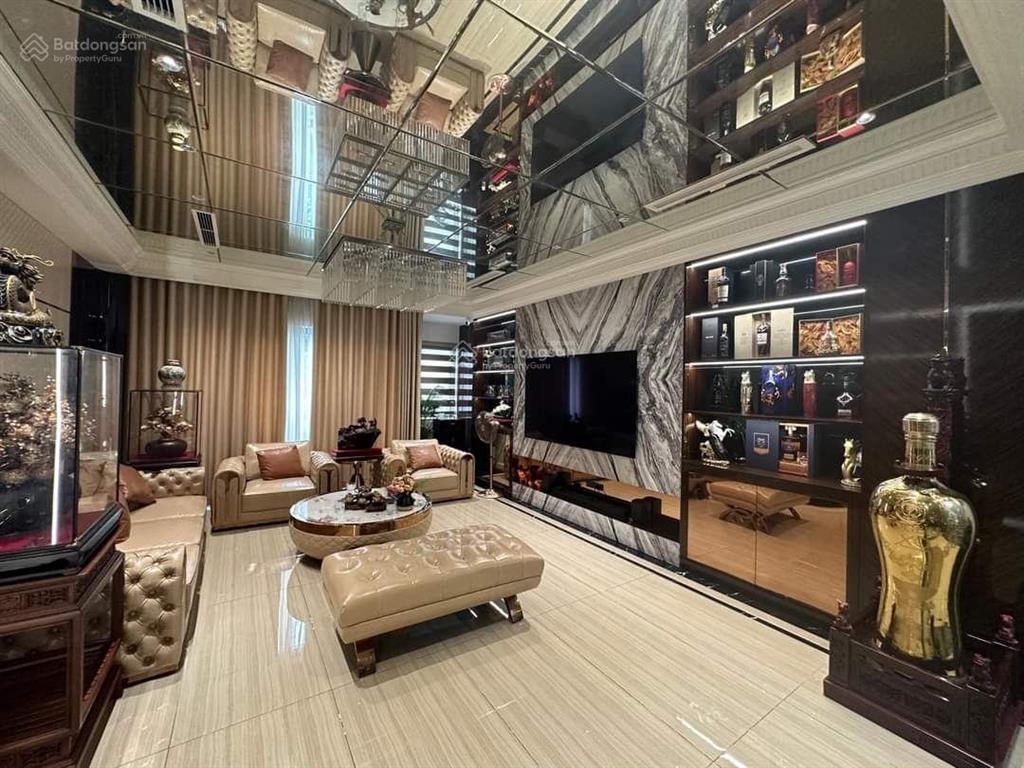 Rẻ hiếm! đỗ quang tòa nhà 7t thang máy cực vip 3 ô tô tránh dừng vỉa hè 70m2*7t mt 5.5m dt 1 tỷ/năm