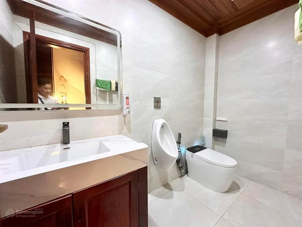 Rẻ giá hợp lý! nguyễn chánh phân lô vỉa hè ô tô tránh dừng đỗ 70m2*6t kd đỉnh dt 1 tỷ/năm ở vip