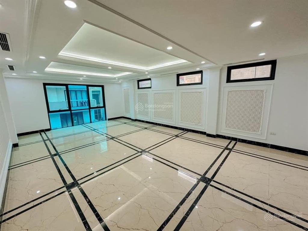 Giá hời! tòa vip trung hòa 8 tầng mới kính koong phân lô ôtô tránh vỉa hè 2 bên kd, dt 1.5 tỷ/năm