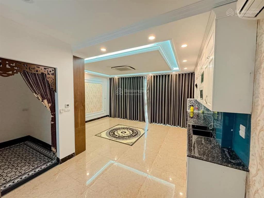 Giá hời! tòa vip trung hòa 8 tầng mới kính koong phân lô ôtô tránh vỉa hè 2 bên kd, dt 1.5 tỷ/năm