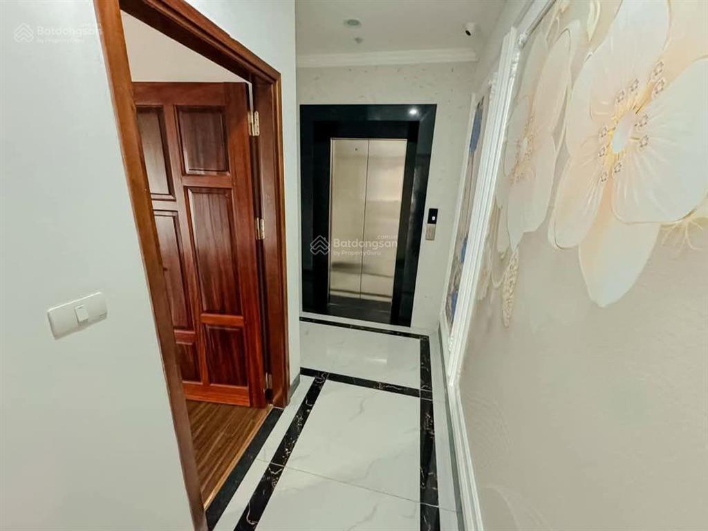Giá hời! tòa vip trung hòa 8 tầng mới kính koong phân lô ôtô tránh vỉa hè 2 bên kd, dt 1.5 tỷ/năm