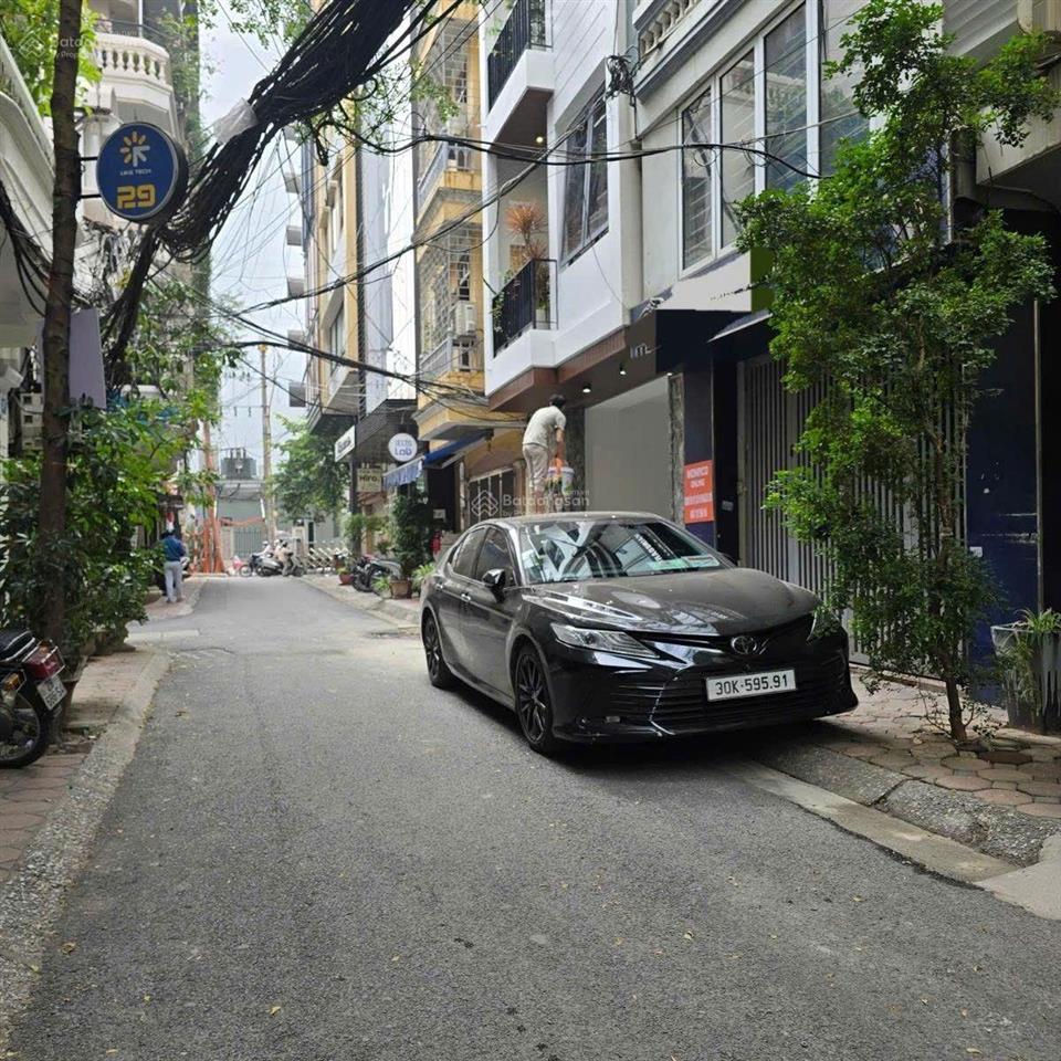 Tôi bán nhà mặt ngõ hoàng cầu, ô tô tránh, vỉa hè 2 bên, kd tốt, nhà xây ở rất tâm huyết, 65m2*6t