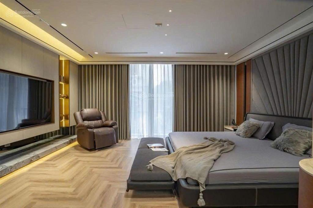 Bán nhà tại 59 láng hạ, 68 m2*7t, thang máy, ô tô tránh nhau, vỉa hè 2 bên, kd đỉnh, dt 700tr/năm
