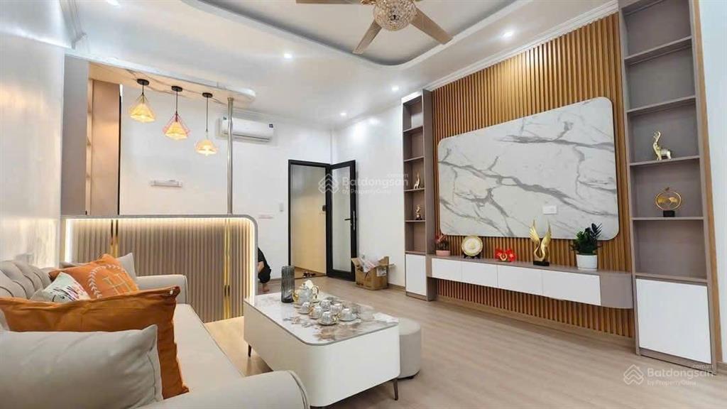 Hàng hiếm tại chùa bộc, phân lô oto tránh, 1 nhà ra mặt phố, kd đỉnh, ở sướng, 58m2*5t, mt 4.5m