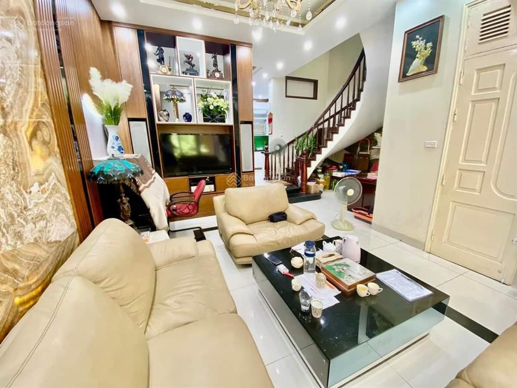 Chỉ 1 căn! mặt phố trần quang diệu ôtô tránh vỉa hè 5m, 60m*6t sát quận ủy, kd vô đối dt 1.2 tỷ/năm