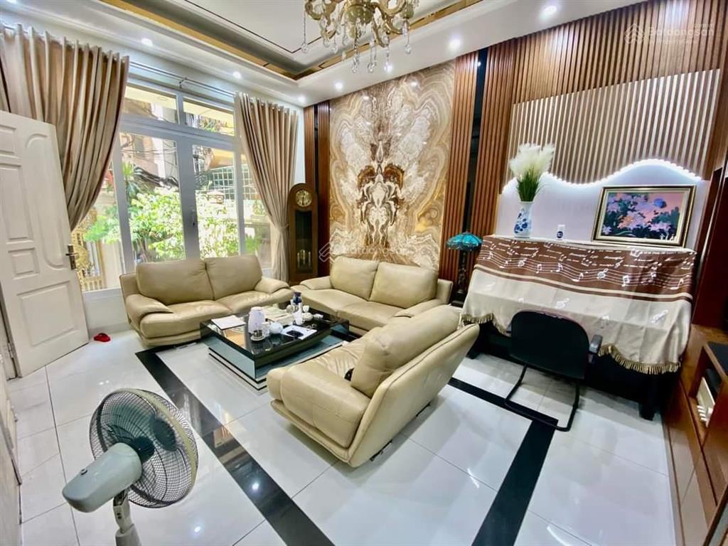 Chỉ 1 căn! mặt phố trần quang diệu ôtô tránh vỉa hè 5m, 60m*6t sát quận ủy, kd vô đối dt 1.2 tỷ/năm