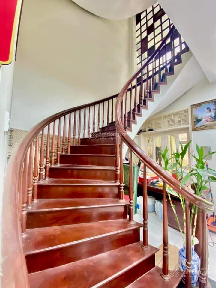 Chỉ 1 căn! mặt phố trần quang diệu ôtô tránh vỉa hè 5m, 60m*6t sát quận ủy, kd vô đối dt 1.2 tỷ/năm