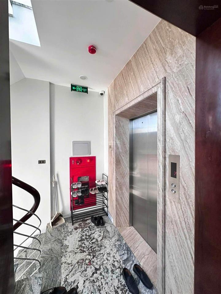 Giá đầu tư! mặt phố xã đàn 5 làn ô tô vỉa hè 5m kd đỉnh cao dt 1 tỷ/năm, 60m2*7t thang máy siêu đẹp