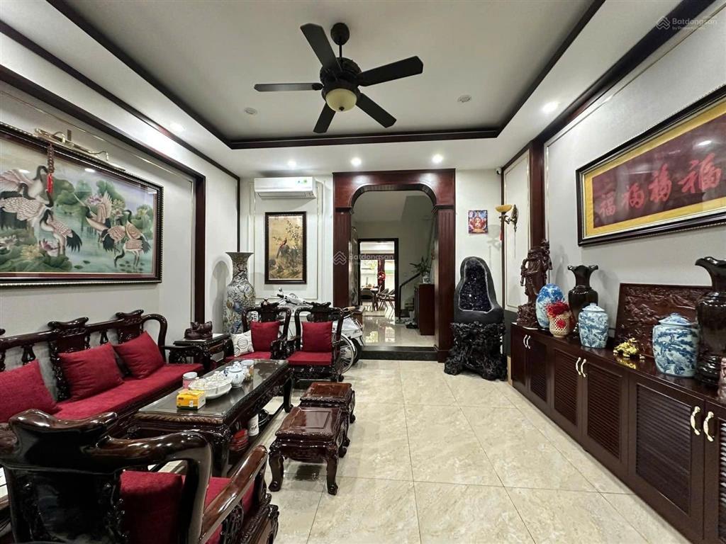 Giá hợp lý! nguyễn văn huyên phân lô 3 ô tô tránh vỉa hè 5m, 90m2*6t cực đẹp kd đỉnh dt 1 tỷ/năm