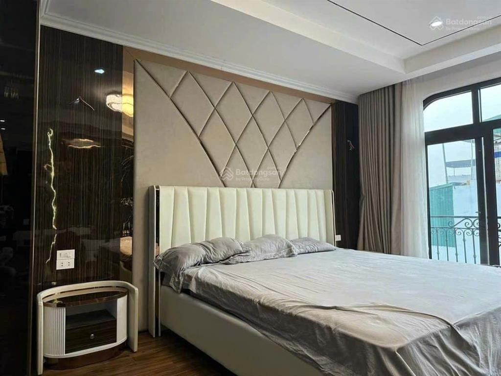 Hàng hiếm! hoàng cầu phân lô ô tô sát quận ủy 68m*8t thang máy kd dt 1 tỷ/năm ở cực vip dân trí cao