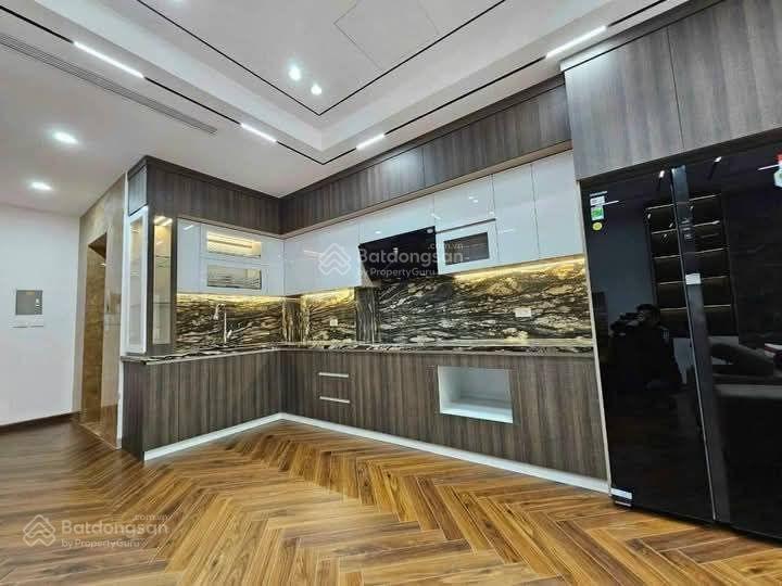 Hàng kín! láng hạ phân lô ô tô tránh vỉa hè, 75m2*8t thang máy mới cứng, kd sầm uất, dt 1,5 tỷ/năm