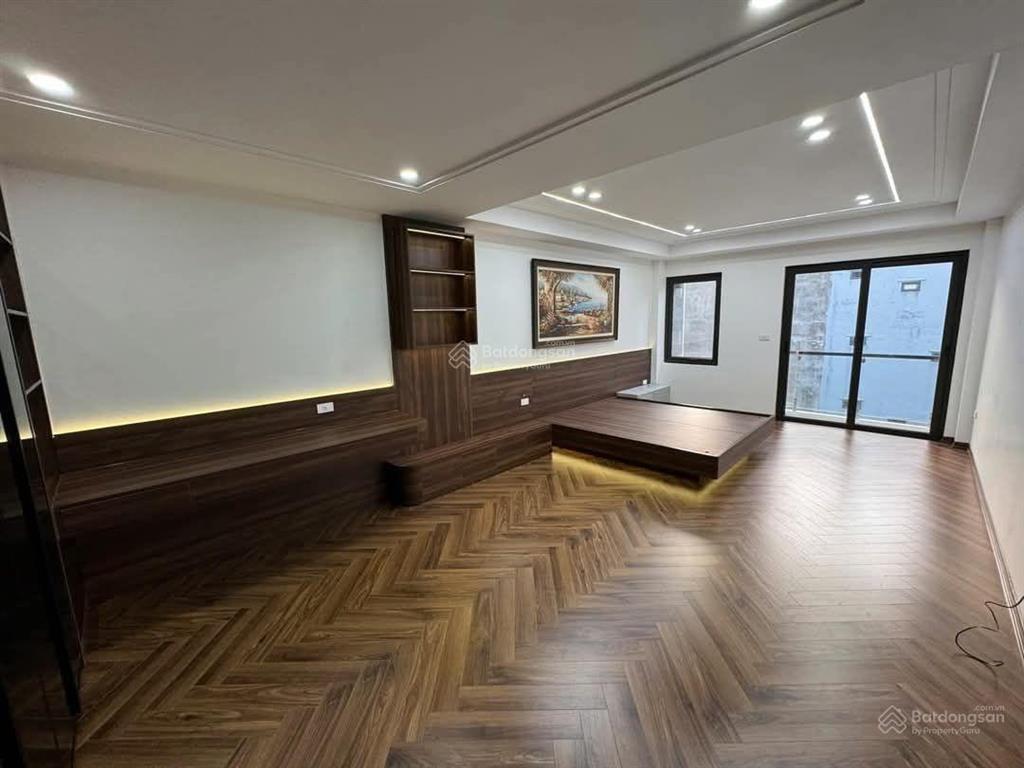 Hàng kín! láng hạ phân lô ô tô tránh vỉa hè, 75m2*8t thang máy mới cứng, kd sầm uất, dt 1,5 tỷ/năm