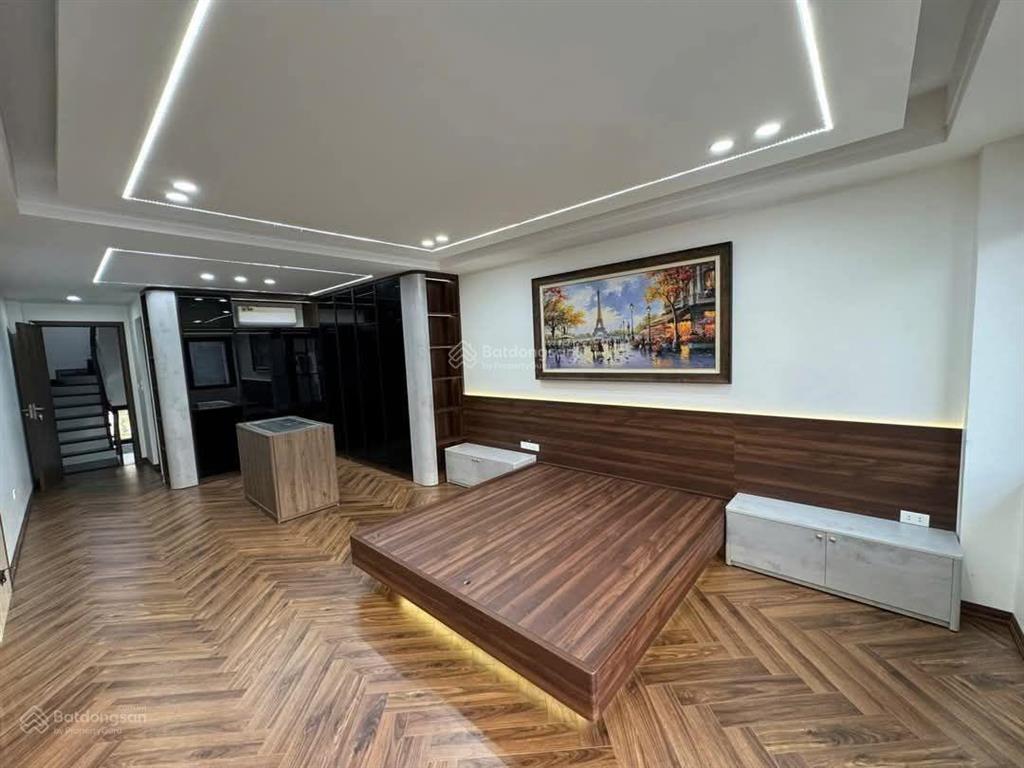 Hàng kín! láng hạ phân lô ô tô tránh vỉa hè, 75m2*8t thang máy mới cứng, kd sầm uất, dt 1,5 tỷ/năm