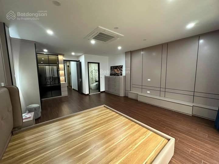 Hàng kín! láng hạ phân lô ô tô tránh vỉa hè, 75m2*8t thang máy mới cứng, kd sầm uất, dt 1,5 tỷ/năm