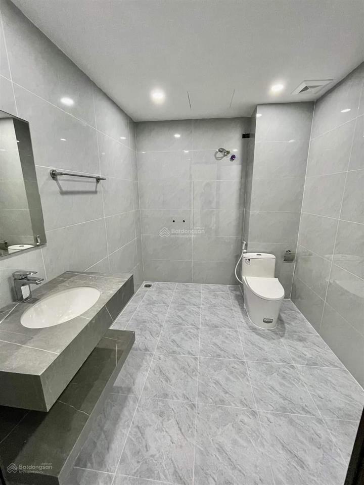 Siêu rẻ! tòa nhà vp hoàng đạo thúy mới cứng 2 ô tô tránh vỉa hè 70m2*8t thang máy kd dt 1,2 tỷ/năm