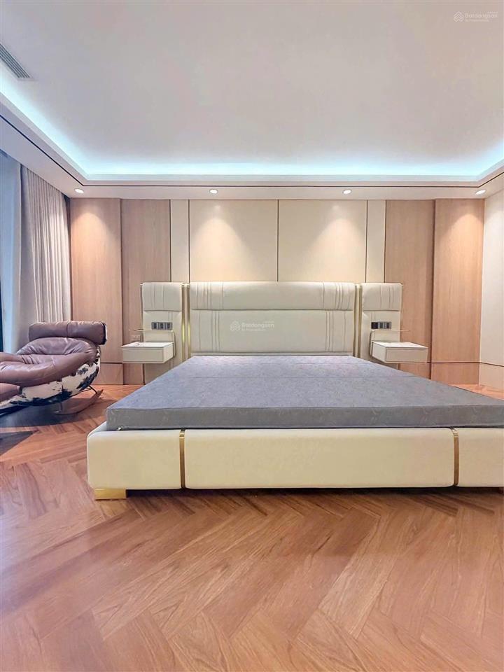 Lô góc phố đào tấn, 2 mặt ngõ, oto tránh vỉa hè, nội thất châu âu, thang máy nhập, kd đỉnh, 68m2*7t