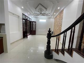 Bán nhà thuỵ khuê đẹp ở ngay  40m2  3 ngủ 2 thoáng  10m oto giá chỉ 8.55 tỷ