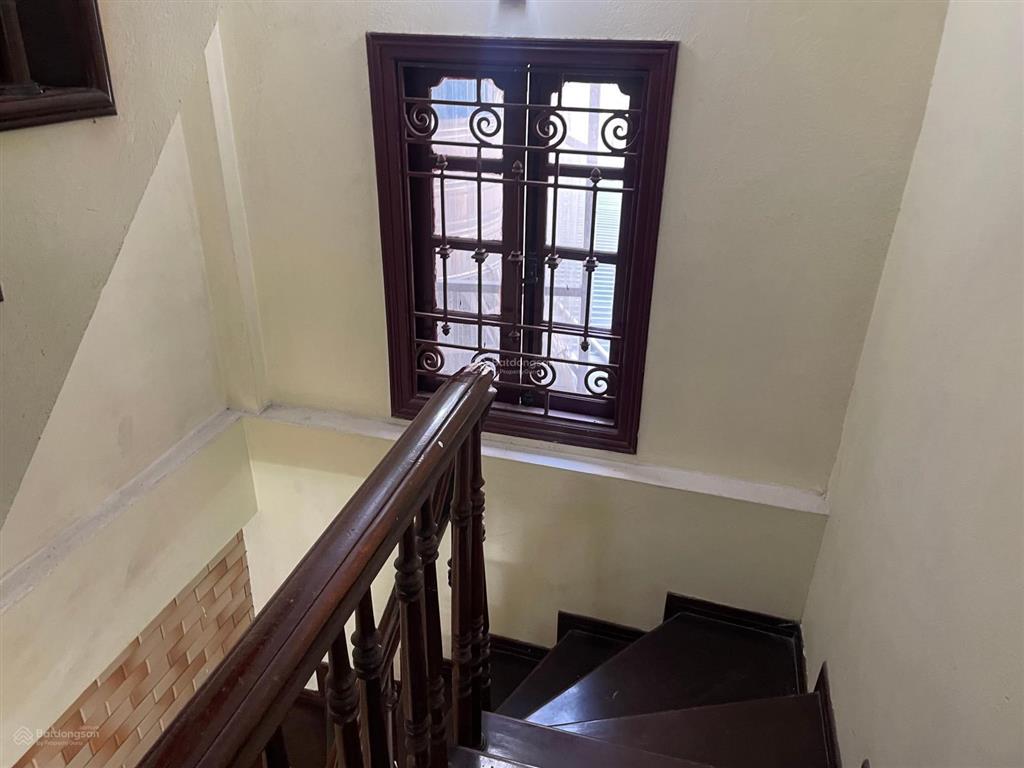 Bán nhà thuỵ khuê đẹp ở ngay  40m2  3 ngủ 2 thoáng  10m oto giá chỉ 8.55 tỷ