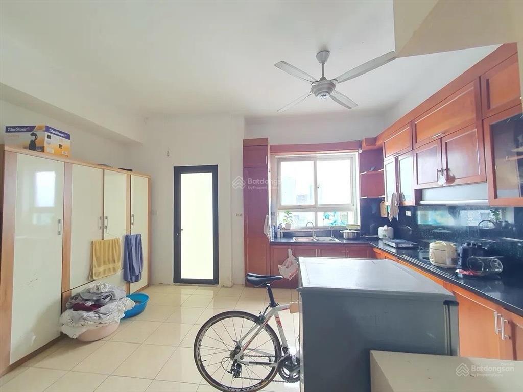 Quá hiếm! bán căn hộ chung cư cầu giấy, hn quá hiếm  lô góc view hồ  140m2 9.1 tỷ